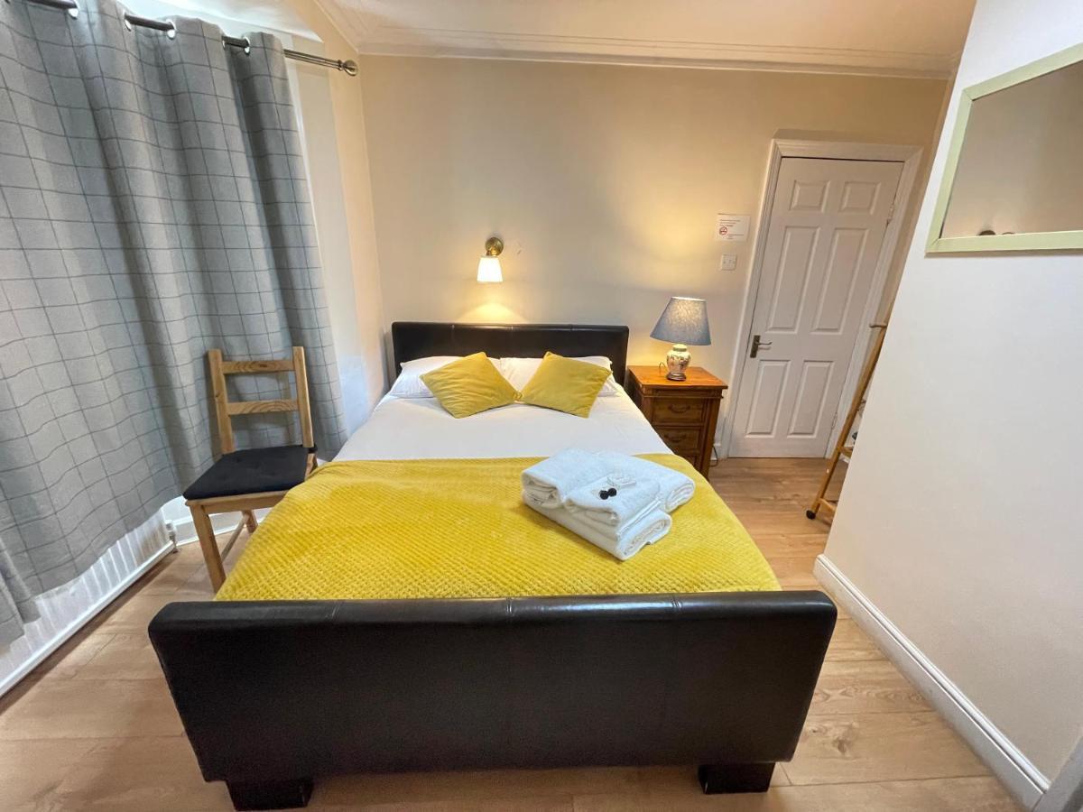 Hollybush 2* Oxford